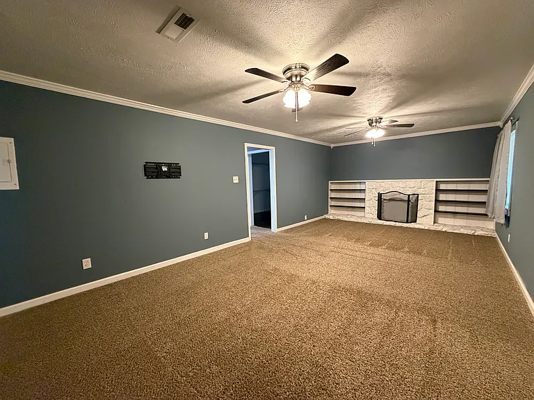 501 Columbus St — Photo 16