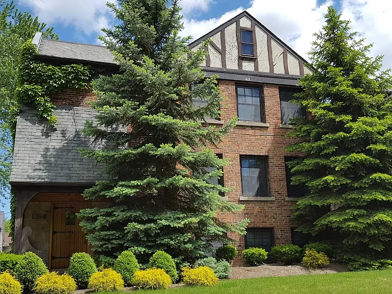 Amherst Woods Apartments — Photo 17