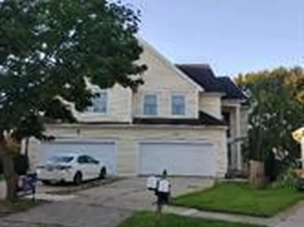 481 Village Oaks Ct, Ann Arbor, MI 48103