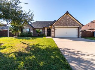 58 Texian Trl S, Angleton, TX 77515