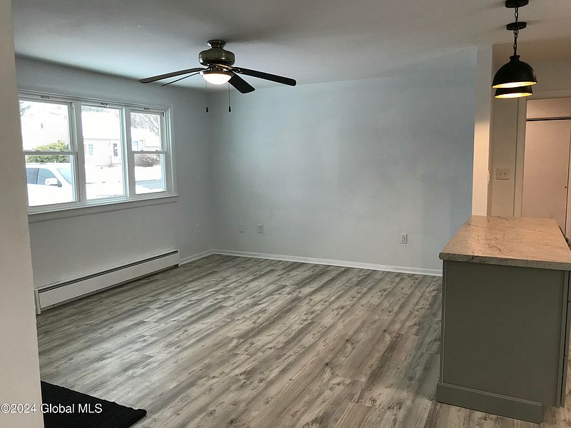 5th image of 216 Jansen Avenue