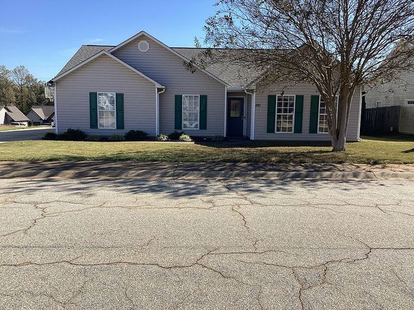 281 Laurel Trace Cir