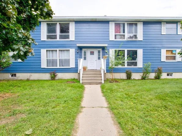 2010 16th St, Menominee, MI 49858