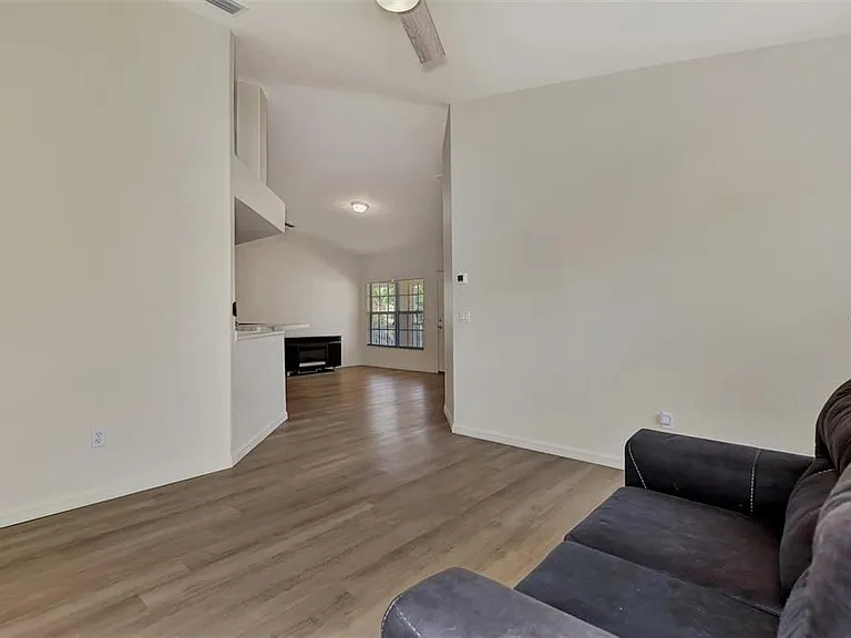 400 Mirabella Cir #201 — Photo 11