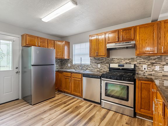2nd image of 210 Gelpi Dr