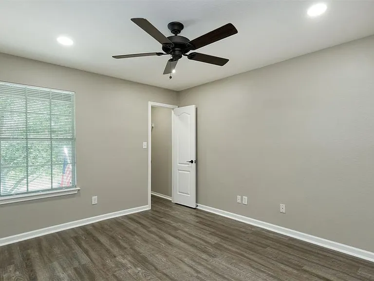 2412 Willow Way — Photo 22