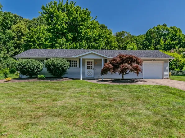 6839 Shelly Dr, Madison, OH 44057