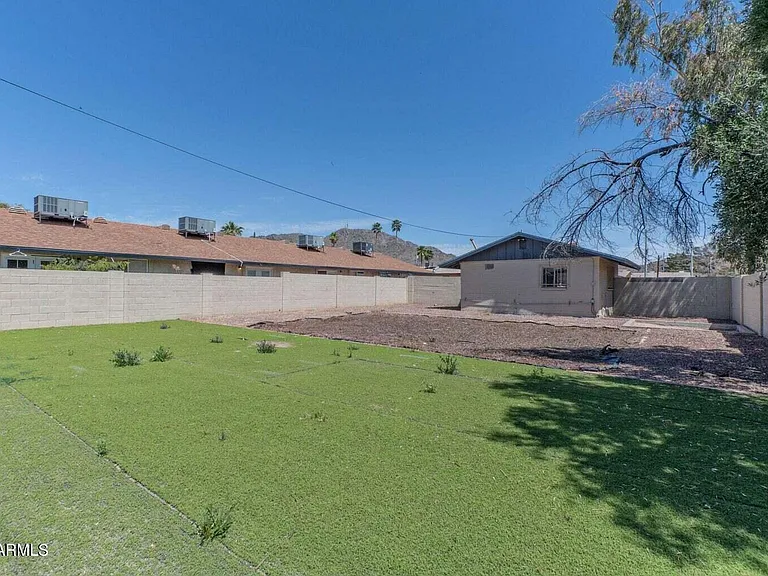 936 W Mountain View Rd #1 — Photo 7