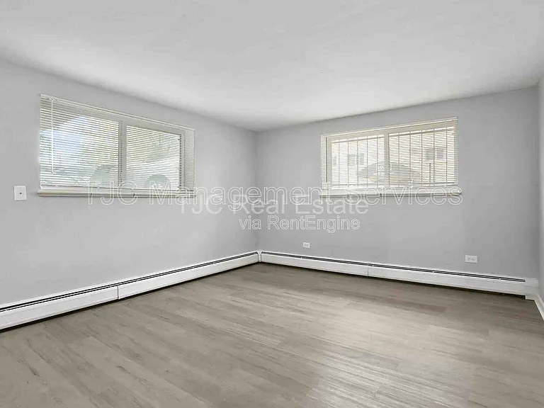 42 N Pearl St #303 — Photo 3