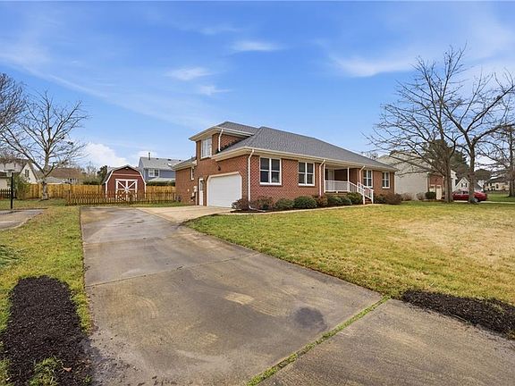 2nd image of 928 Fox Ridge Trl