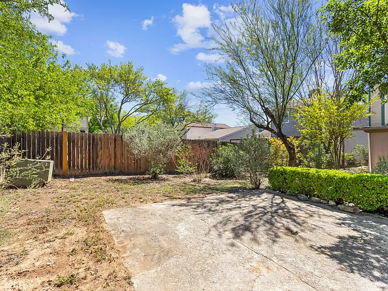 9929 Village Briar — Photo 22