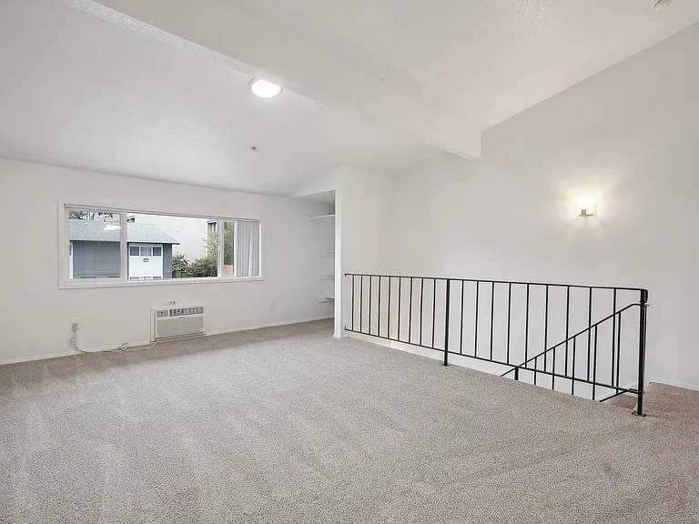 Alturas Vose Townhomes — Photo 19