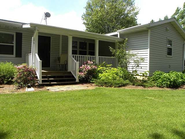 1st image of 4995 Airport Ln