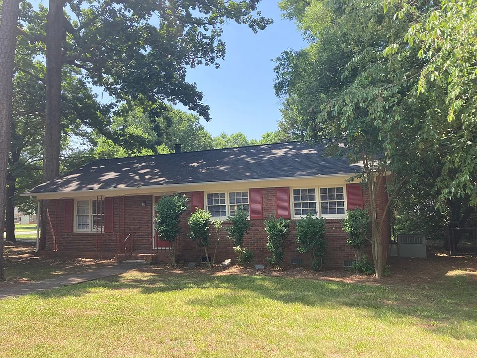 2456 Lanecrest Dr