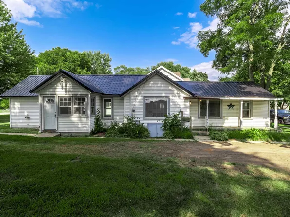 307 E Marion St, Portage, WI 53901