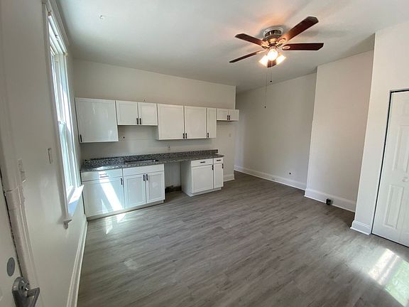 3rd image of 2314 Victor St #1
