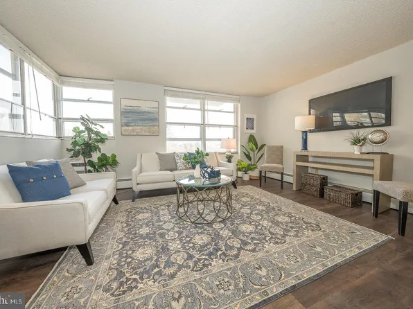 1030 E Lancaster Ave APT 222, Bryn Mawr, PA 19010