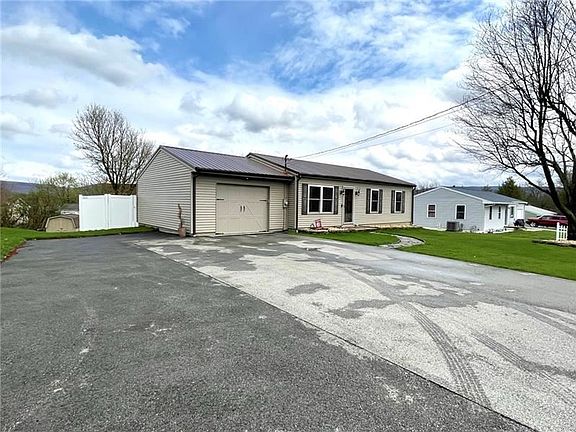 2nd image of 62 Hemlock Dr