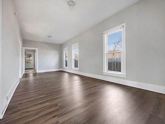 3rd image of 464 Prospect St