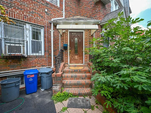 160-17 84 Road, Jamaica, NY 11432