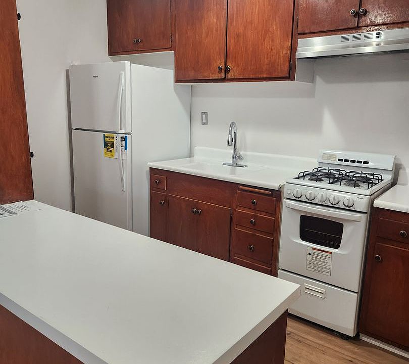 1st image of 6416 Woodley Ave APT 4