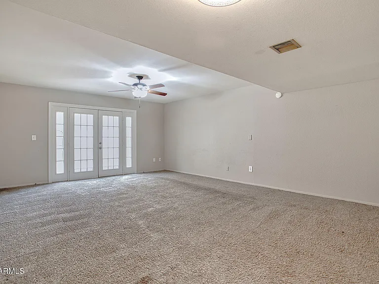 1907 W Belmont Ave — Photo 6