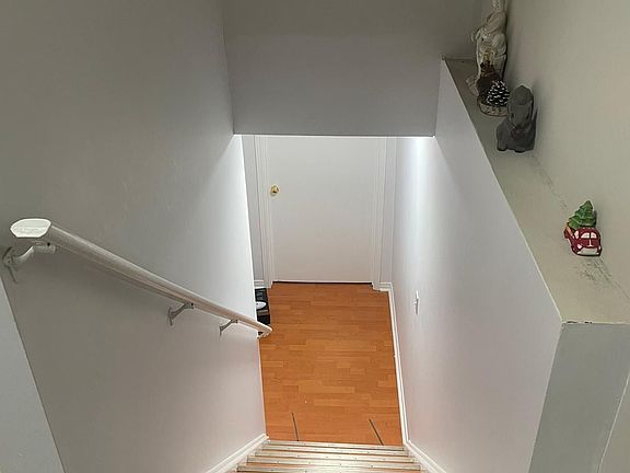 3rd image of 435 Elson St #Basement