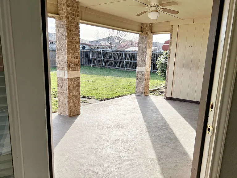 Back patio with fan & light