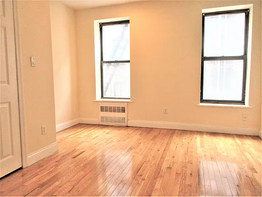 Rented by City Connections Realty | media 27