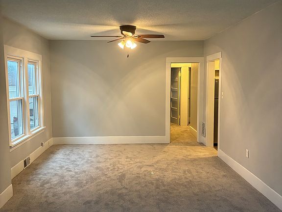 3rd image of 20 Fairchild Pl