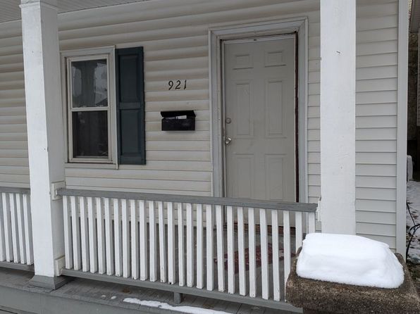 921-923 Lonergan Pl