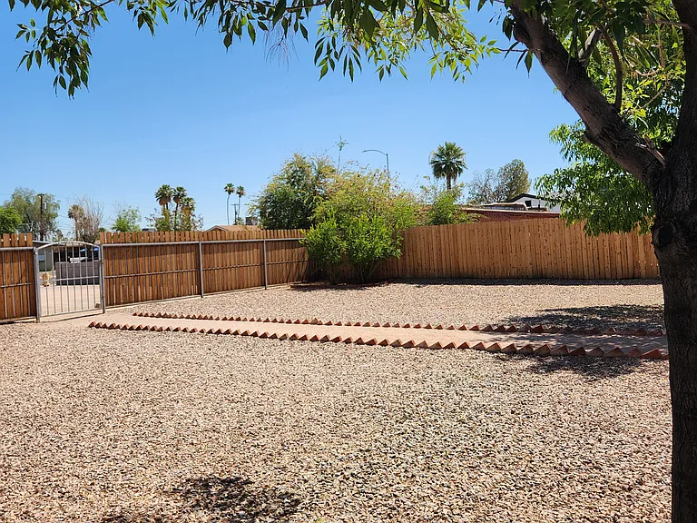 731 W Pepper Pl #2 — Photo 3