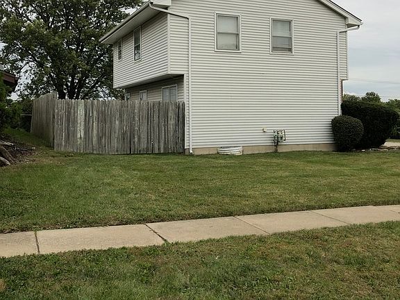 2nd image of 17500 Sycamore Ave
