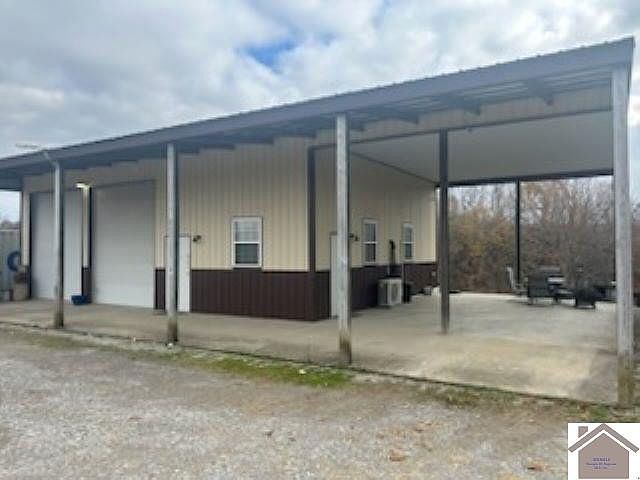 1st image of 789 Paradise Rd
