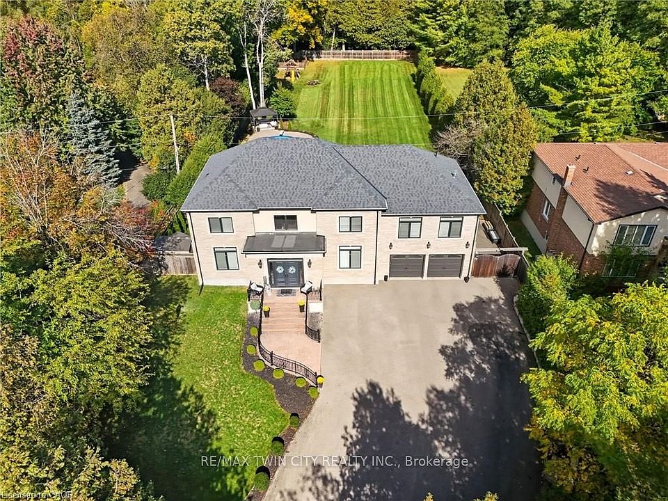 1st image of 855 Avenue Rd
