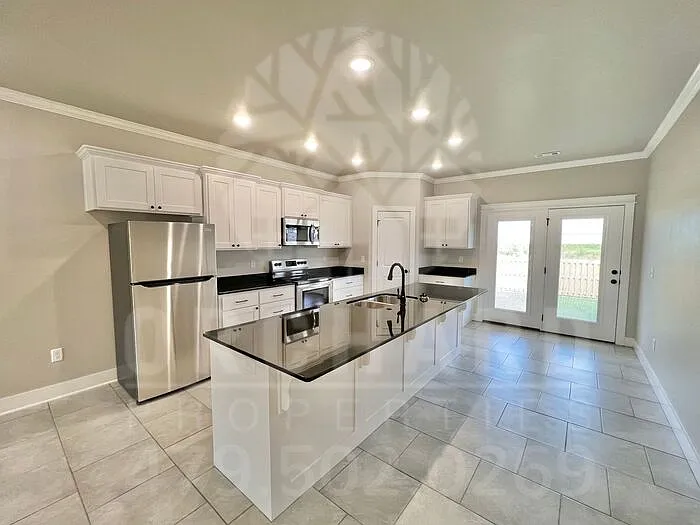528 Bradford Dr #B — Photo 2