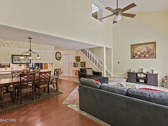 5th image of 155 Hendrix Dr