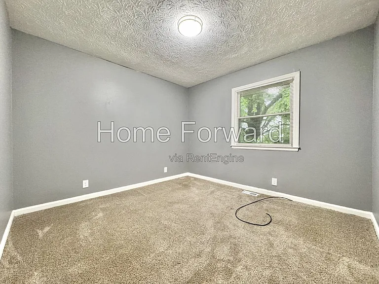 1720 Traveller Rd — Photo 9