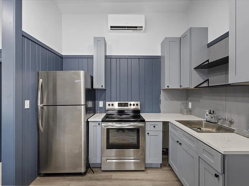 2 bed, 650 sqft, $2,500 — Photo 4