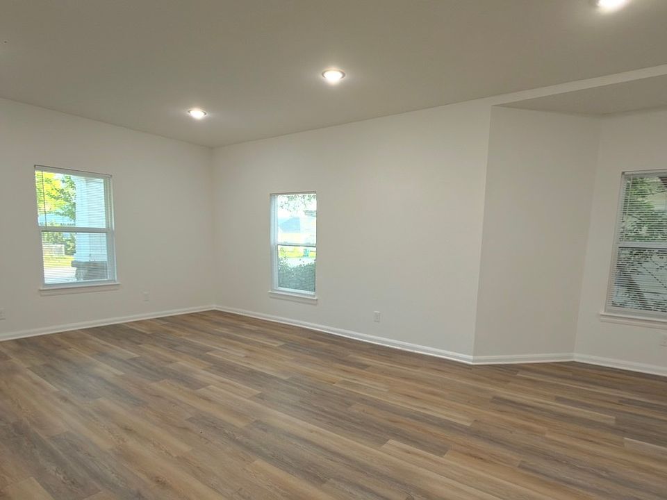 1st image of 1025 E Hobson Ave Unit A