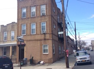 6754 78th St, Middle Village, NY 11379