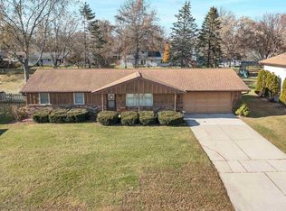 560 Delwiche Rd, Green Bay, WI 54302