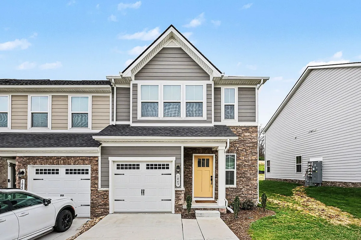 Building Photo - 1049 Mountain View Dr