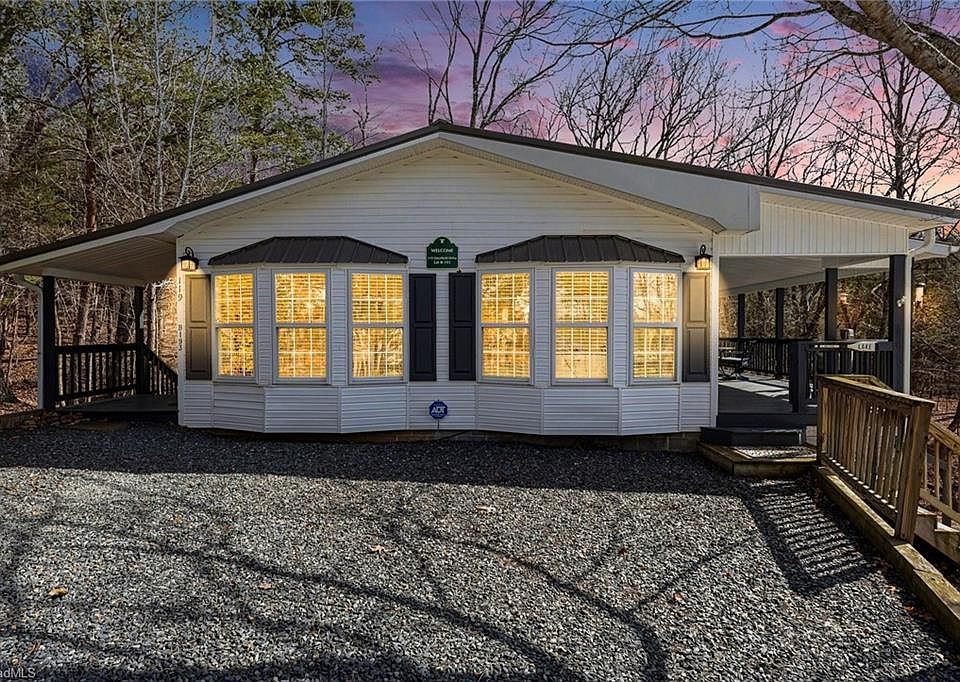 1st image of 119 Deerfield Ln