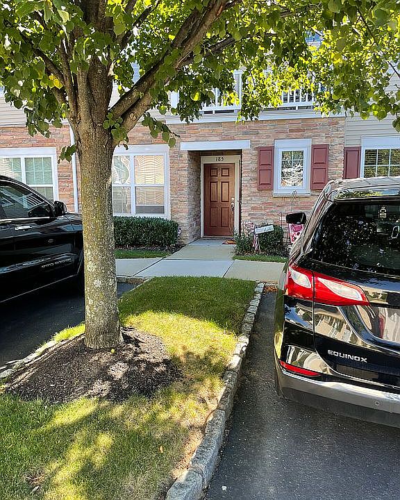 1st image of 185 Somerset Dr