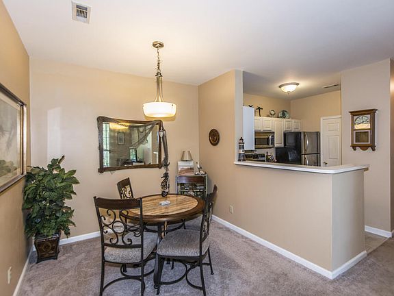 4th image of 1600 Long Grove Dr Unit 614