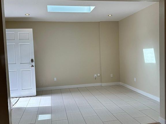 5th image of 3804 Callan Blvd