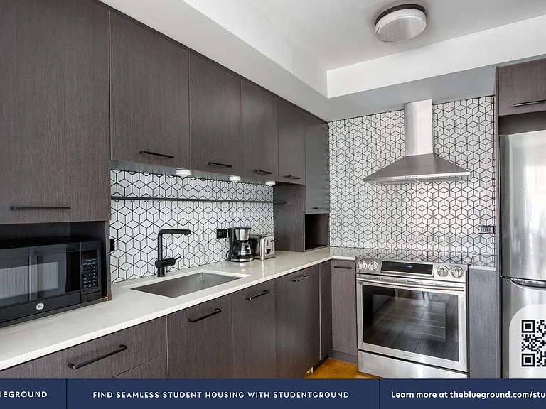 101 E 10th St #4D — Photo 6