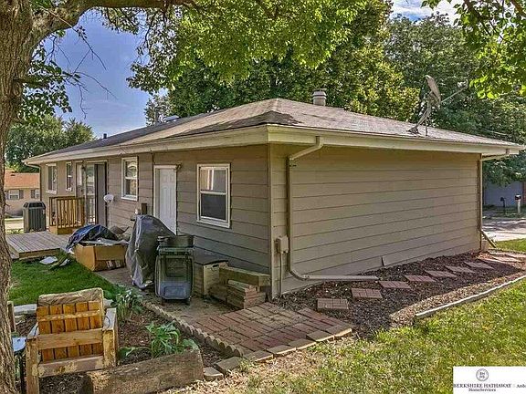 2nd image of 5806 S 136th St