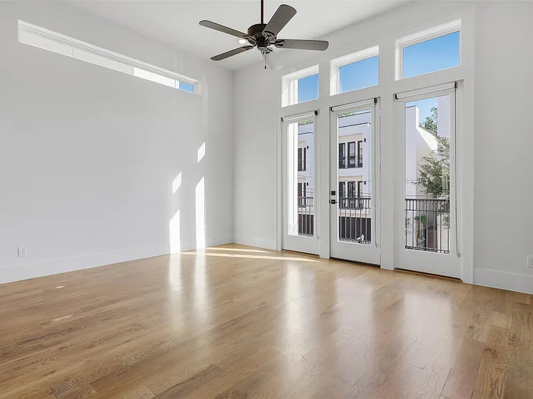 2213 Francis St — Photo 13